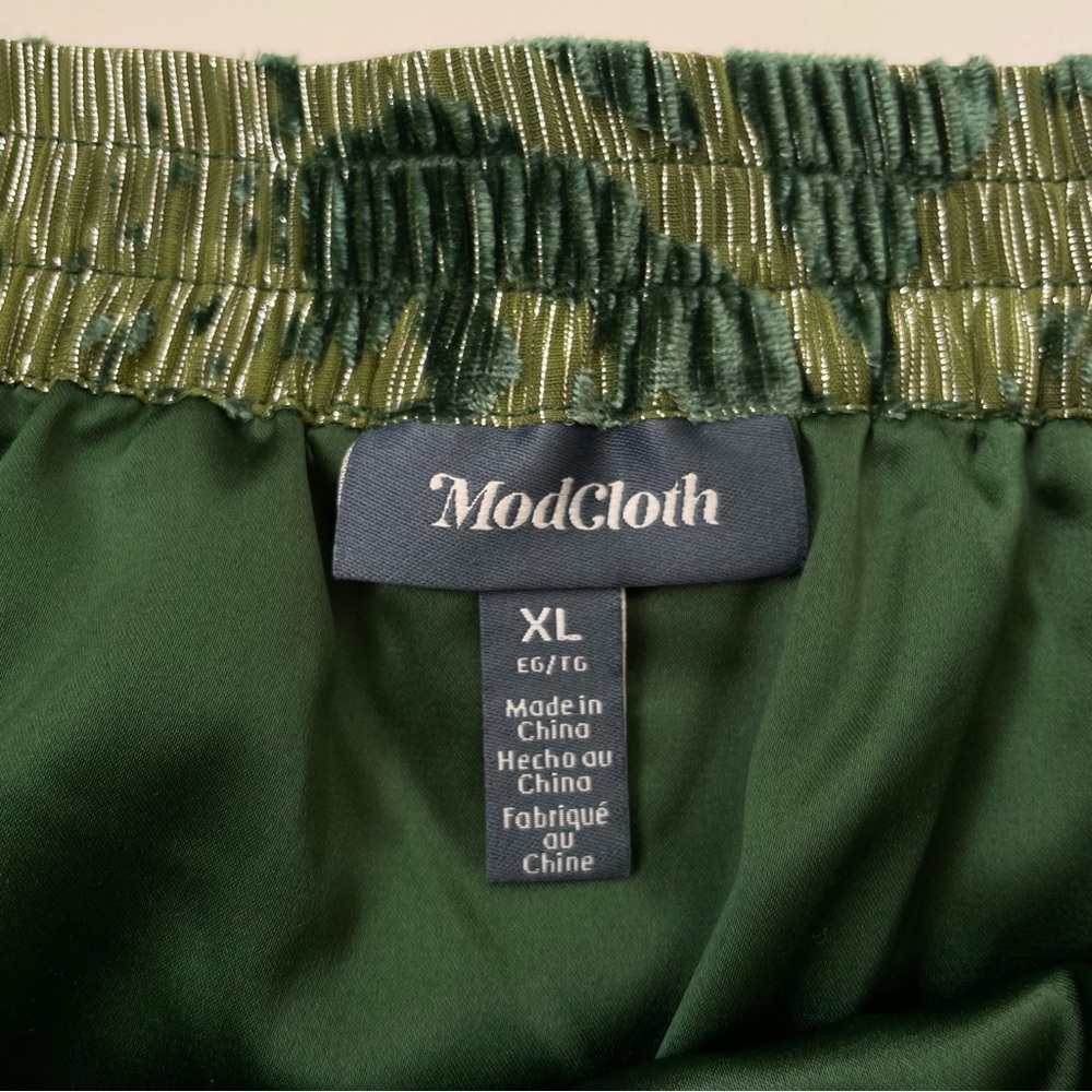 ModCloth Velvet Burn Out Skirt  XL Green Shimmer Striped Flowy - Picture 8 of 13